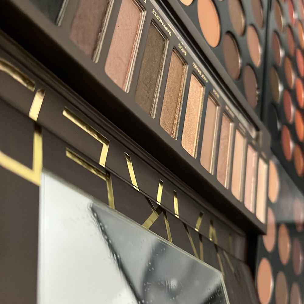 Nude lovers bundle makeup/eyeshadow brand new in boxes. - Picture 5 of 5